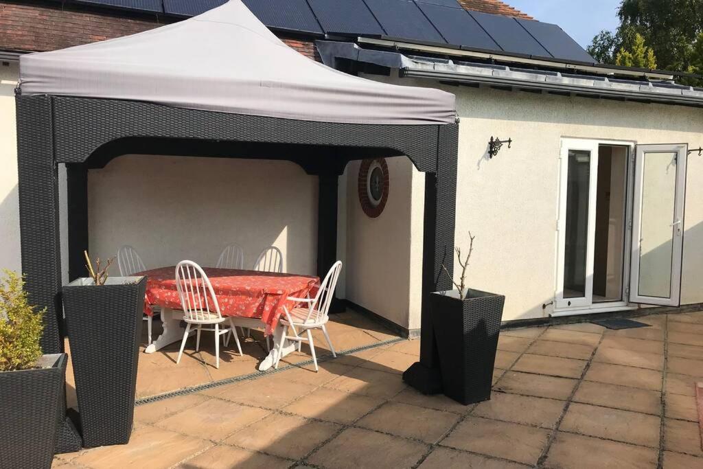 Alpaca Lodge Sittingbourne Exterior photo